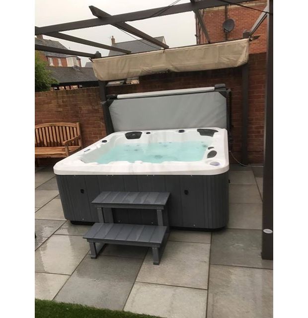 HARMONY PLUG & PLAY HOT TUB