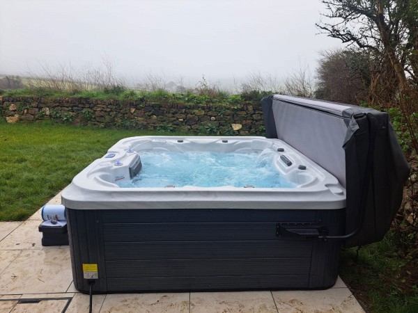 SEABROOK 32AMP HOT TUB